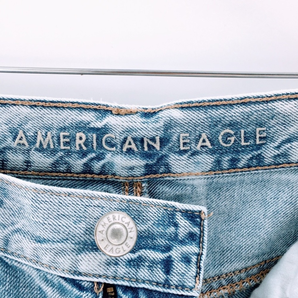American Eagle Womens Jeans Blue 90s Boyfriend Rainbow Pocket Light Wash Sz 2 - Picture 11 of 13